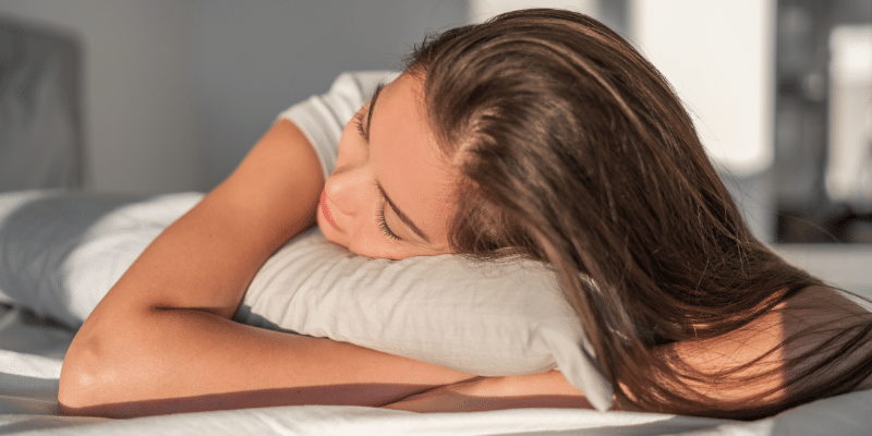 A Guide to Mattresses for Stomach Sleepers: What to Look for When Shopping Online